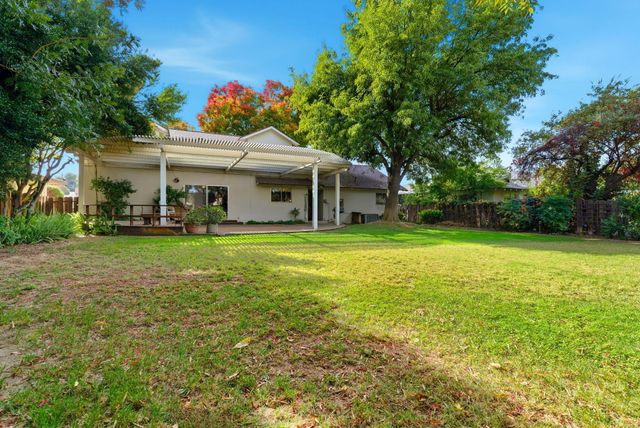 670 W Kanai Avenue, Porterville, CA 93257