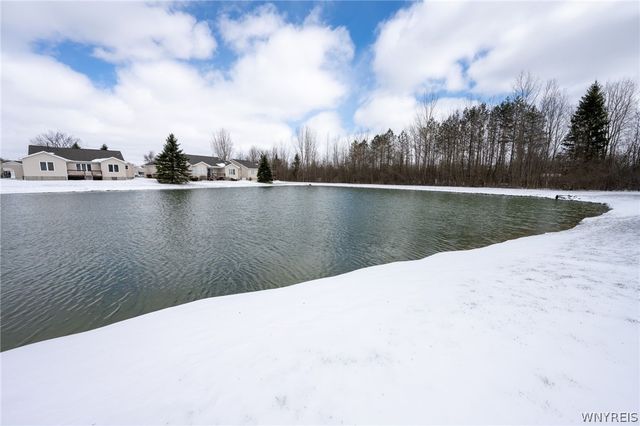 13 Alexander Parkway, Pendleton, NY 14120