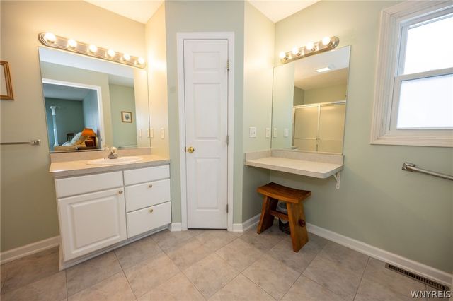 13 Alexander Parkway, Pendleton, NY 14120