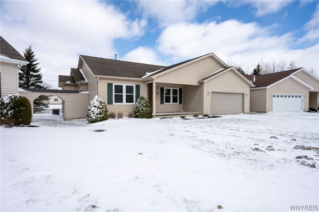 13 Alexander Parkway, Pendleton, NY 14120