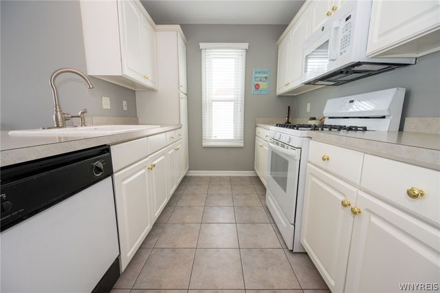 13 Alexander Parkway, Pendleton, NY 14120