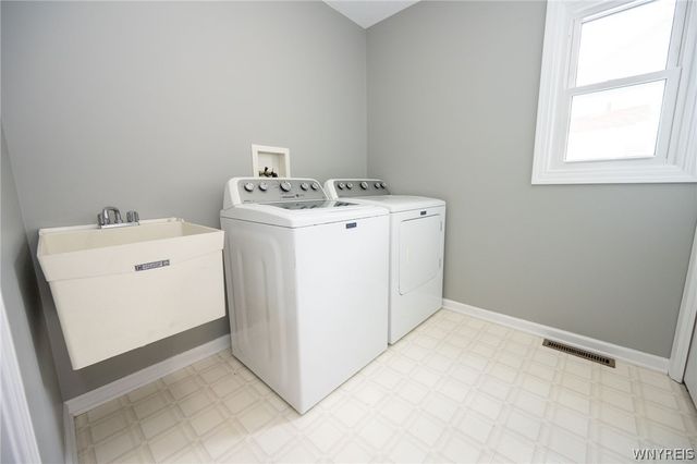 13 Alexander Parkway, Pendleton, NY 14120