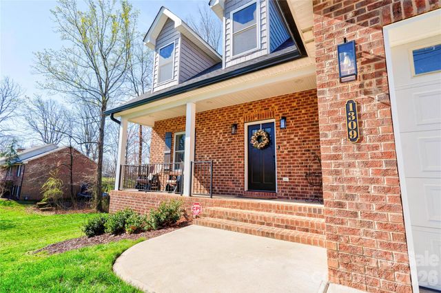 1309 Oak Canopy Road, Lincolnton, NC 28092