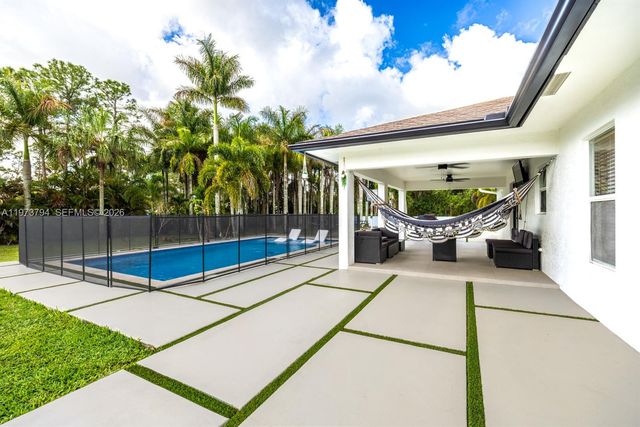 15780 N 75th Ln N, Loxahatchee, FL 33470