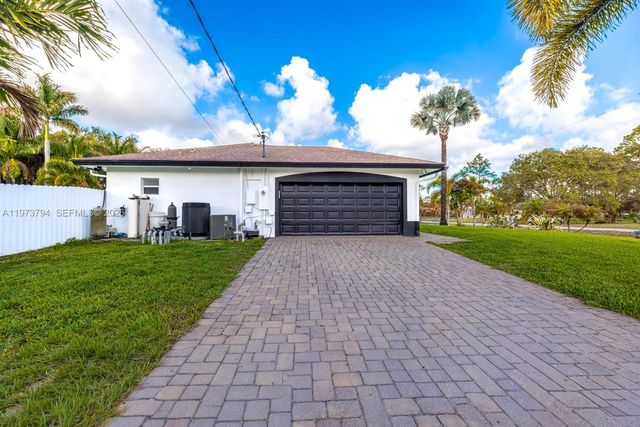 15780 N 75th Ln N, Loxahatchee, FL 33470