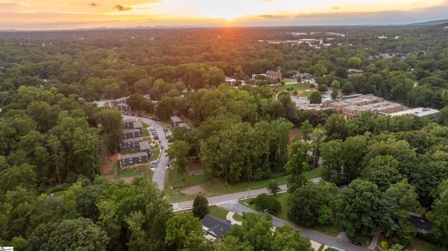 2 Lotus Court, Greenville, SC 29609