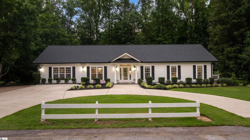 2 Lotus Court, Greenville, SC 29609