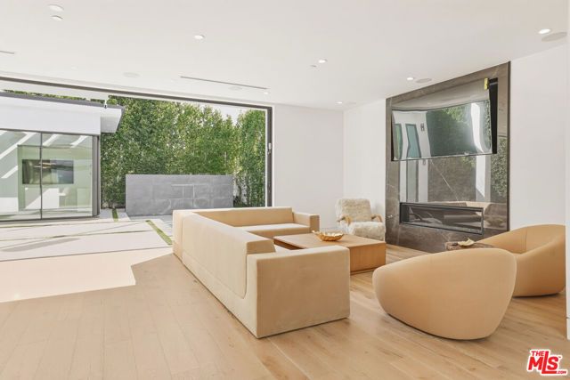 5316 Lennox Avenue, Sherman Oaks, CA 91401