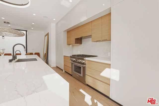 5316 Lennox Avenue, Sherman Oaks, CA 91401