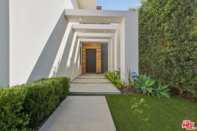 5316 Lennox Avenue, Sherman Oaks, CA 91401