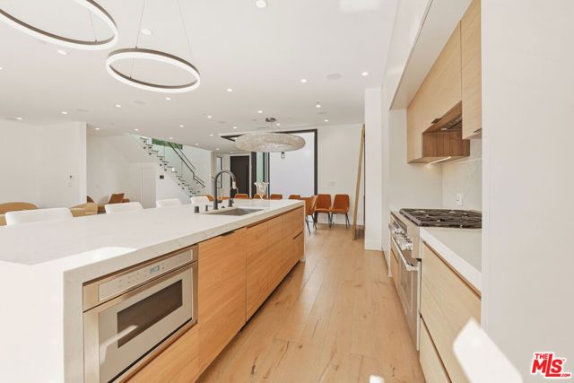 5316 Lennox Avenue, Sherman Oaks, CA 91401