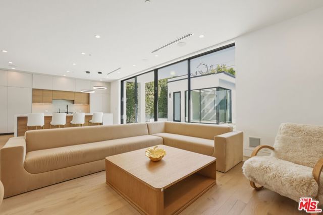 5316 Lennox Avenue, Sherman Oaks, CA 91401