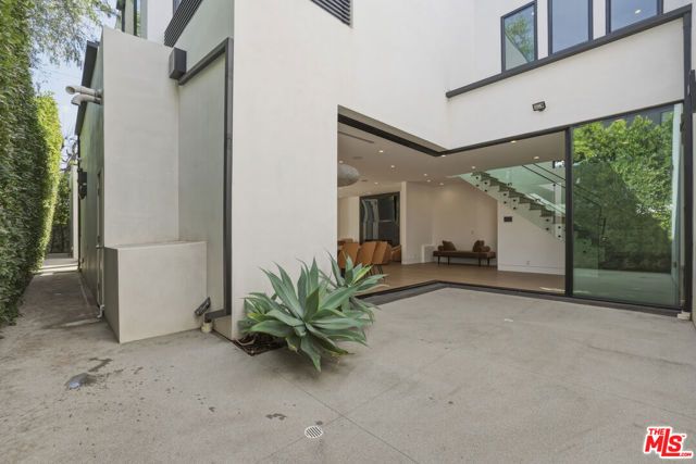 5316 Lennox Avenue, Sherman Oaks, CA 91401