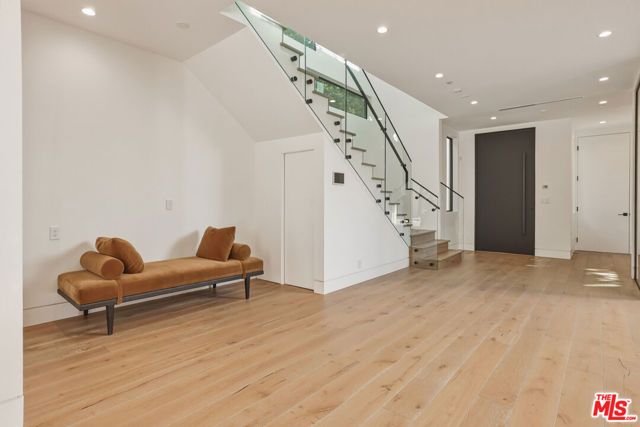 5316 Lennox Avenue, Sherman Oaks, CA 91401