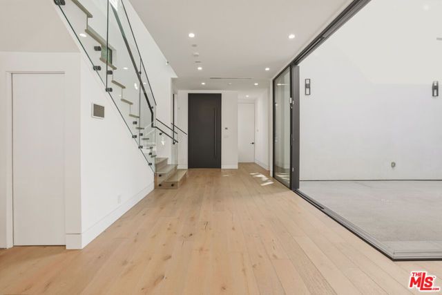 5316 Lennox Avenue, Sherman Oaks, CA 91401