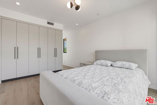 5316 Lennox Avenue, Sherman Oaks, CA 91401