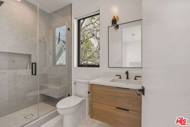 5316 Lennox Avenue, Sherman Oaks, CA 91401