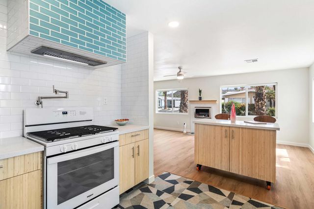 117 Aliso Drive, Palm Springs, CA 92264