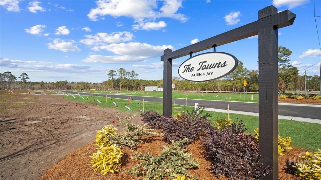 Image 13 of property listing at 118 Lakeside Lane, Rincon, GA 31326