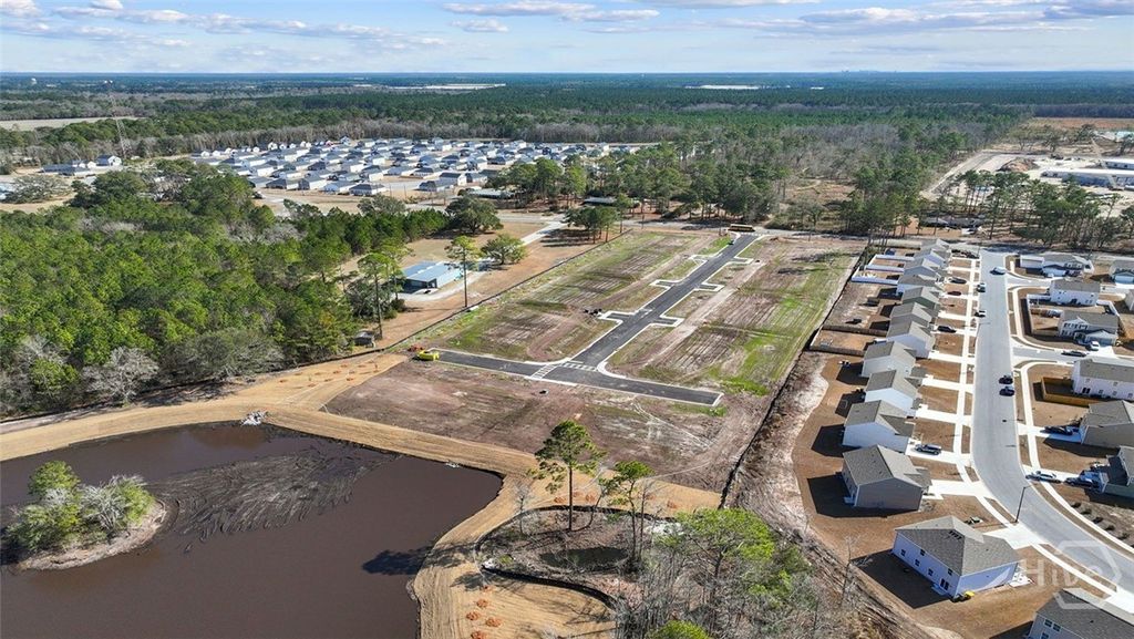 Image 22 of property listing at 118 Lakeside Lane, Rincon, GA 31326