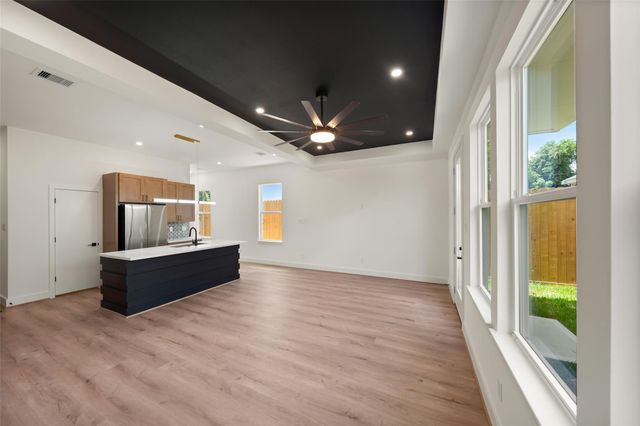 307 Quitman A, Houston, TX 77009