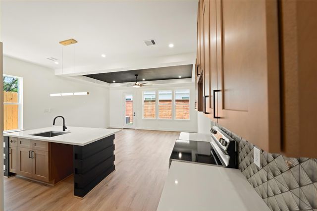 307 Quitman A, Houston, TX 77009