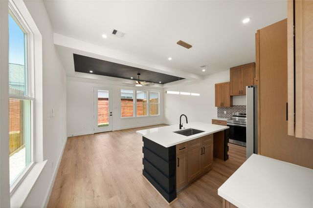 307 Quitman A, Houston, TX 77009