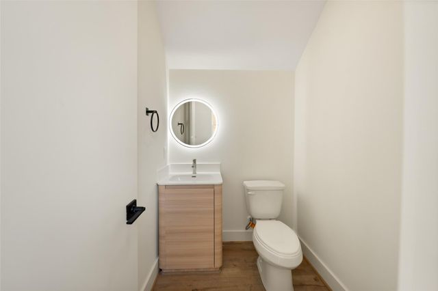 307 Quitman A, Houston, TX 77009