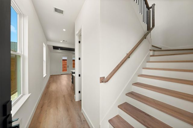307 Quitman A, Houston, TX 77009