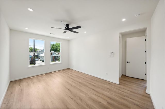 307 Quitman A, Houston, TX 77009