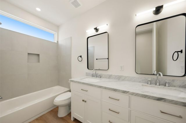 307 Quitman A, Houston, TX 77009