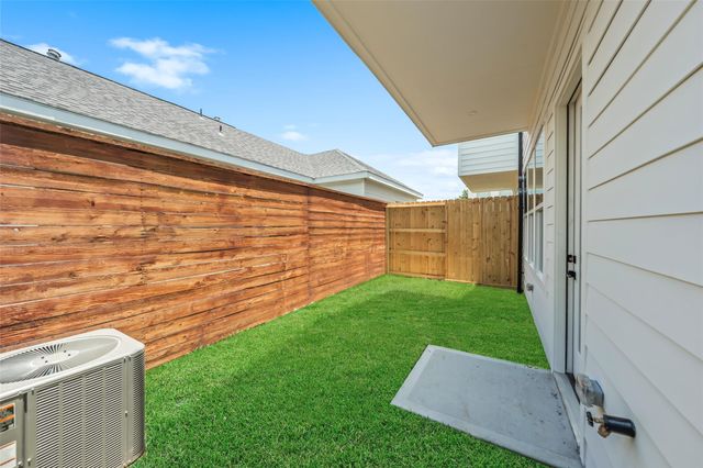 307 Quitman A, Houston, TX 77009