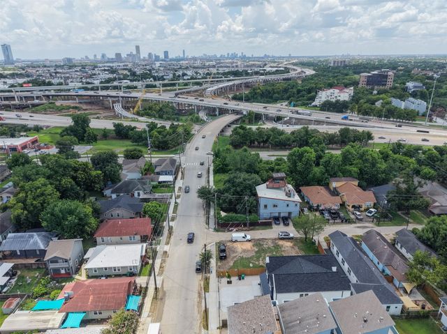 307 Quitman A, Houston, TX 77009