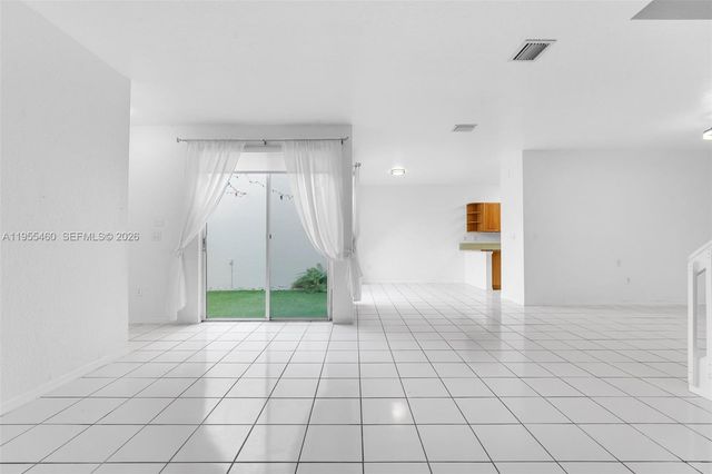 1120 Cliffrose St, Hollywood, FL 33019