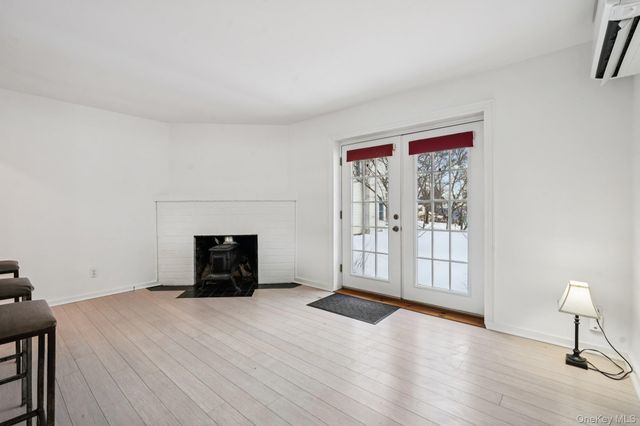 4 Fairview Drive, Tomkins Cove, NY 10986