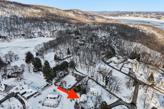 4 Fairview Drive, Tomkins Cove, NY 10986