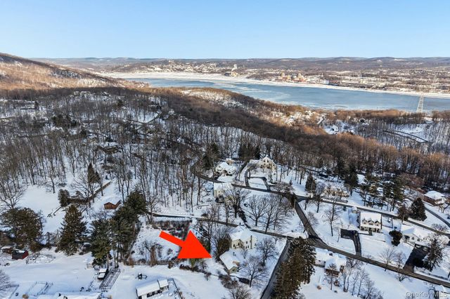 4 Fairview Drive, Tomkins Cove, NY 10986