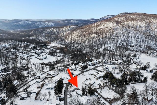 4 Fairview Drive, Tomkins Cove, NY 10986