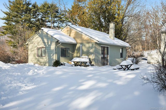 4 Fairview Drive, Tomkins Cove, NY 10986