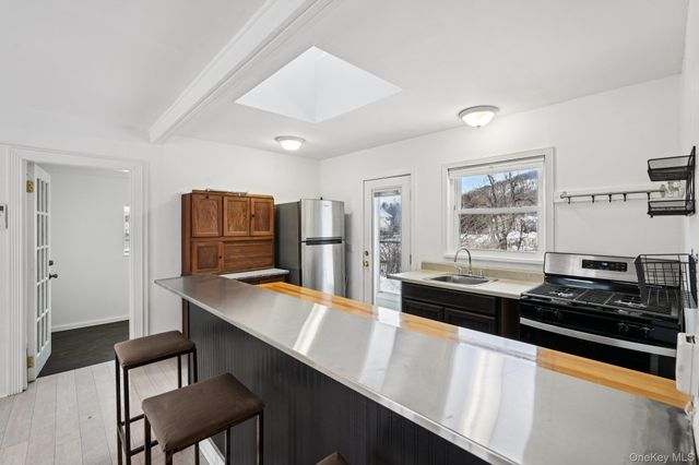 4 Fairview Drive, Tomkins Cove, NY 10986