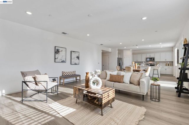 337 Frizzante Lane, Manteca, CA 95337