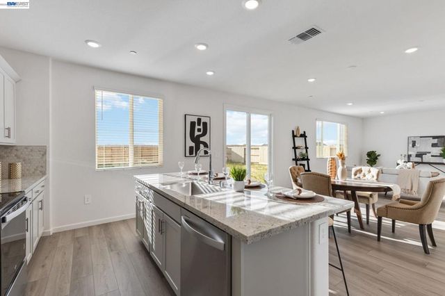 337 Frizzante Lane, Manteca, CA 95337