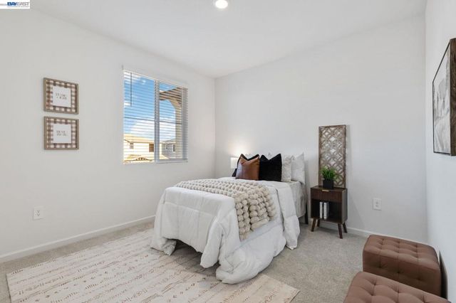 337 Frizzante Lane, Manteca, CA 95337