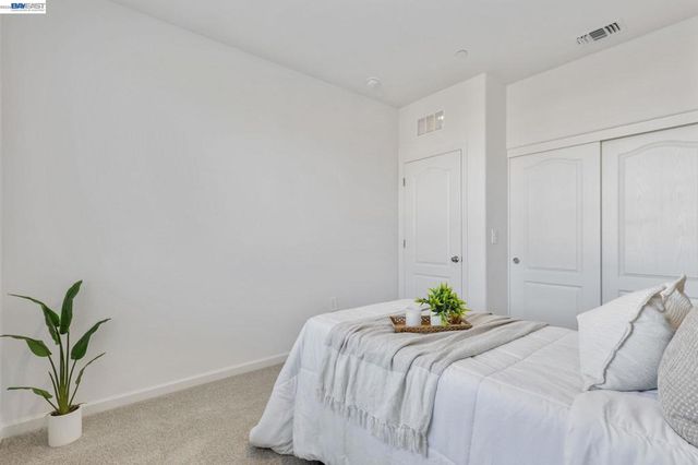 337 Frizzante Lane, Manteca, CA 95337