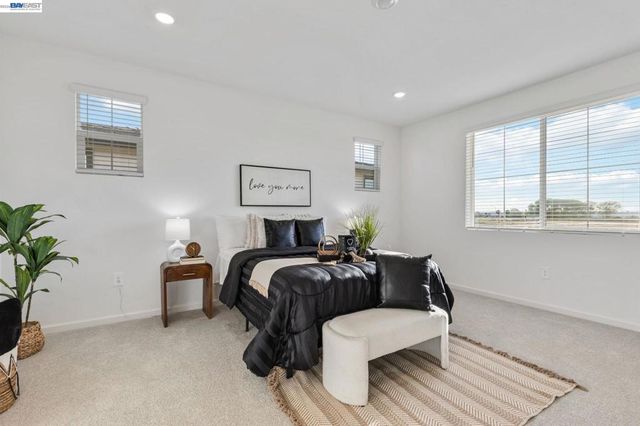 337 Frizzante Lane, Manteca, CA 95337