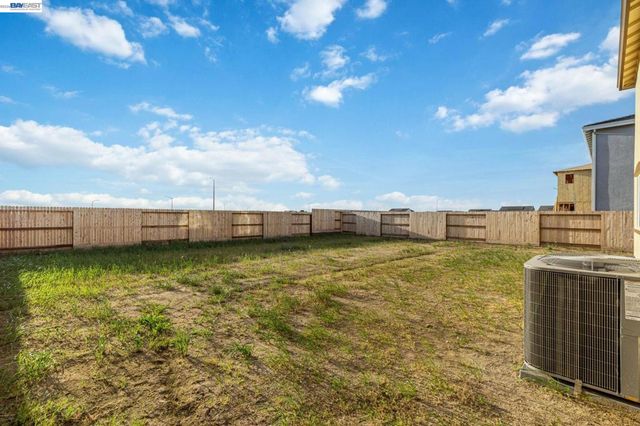 337 Frizzante Lane, Manteca, CA 95337