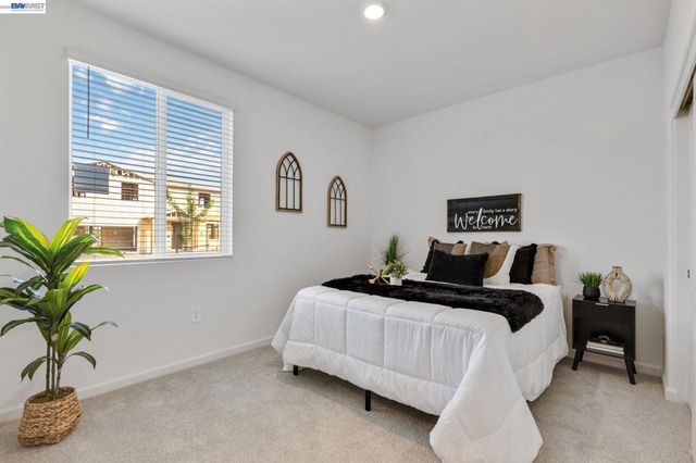 337 Frizzante Lane, Manteca, CA 95337