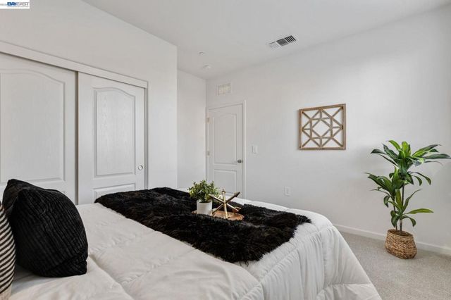 337 Frizzante Lane, Manteca, CA 95337