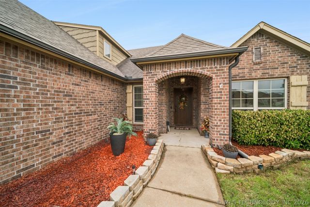 7404 E 83rd Street North, Owasso, OK 74055