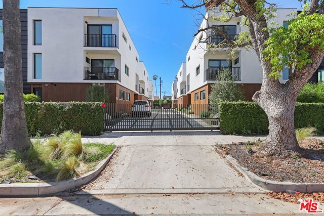 843 N Mariposa Avenue 2, Los Angeles, CA 90029